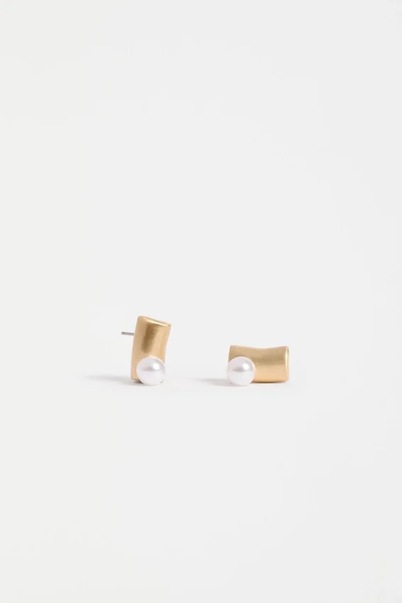 Ahas Stud Earring Ahas Stud Earring