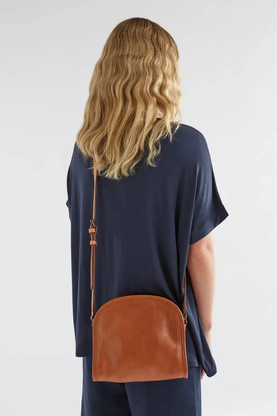 Kurva Messenger Bag Kurva Messenger Bag