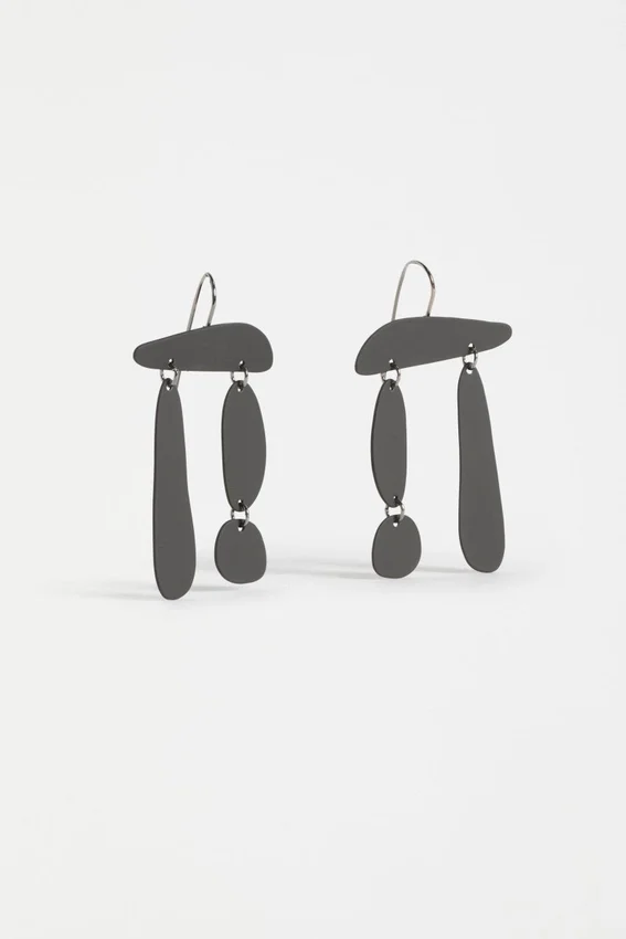 Saaras Hook Earring Saaras Hook Earring